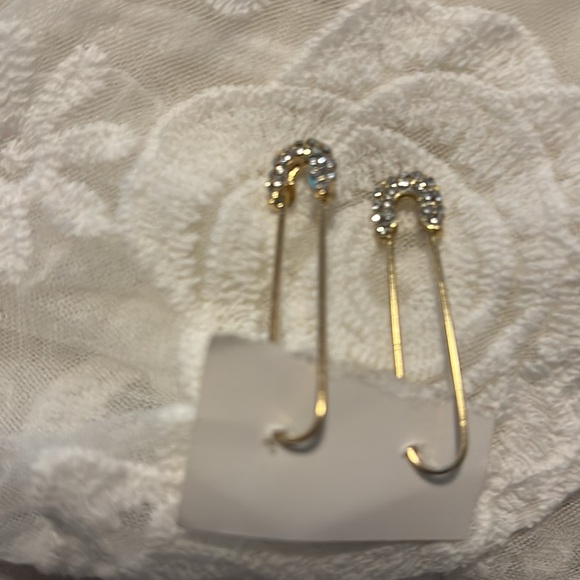 Crystal metal gold plated pin earrings - Picture 7 of 12